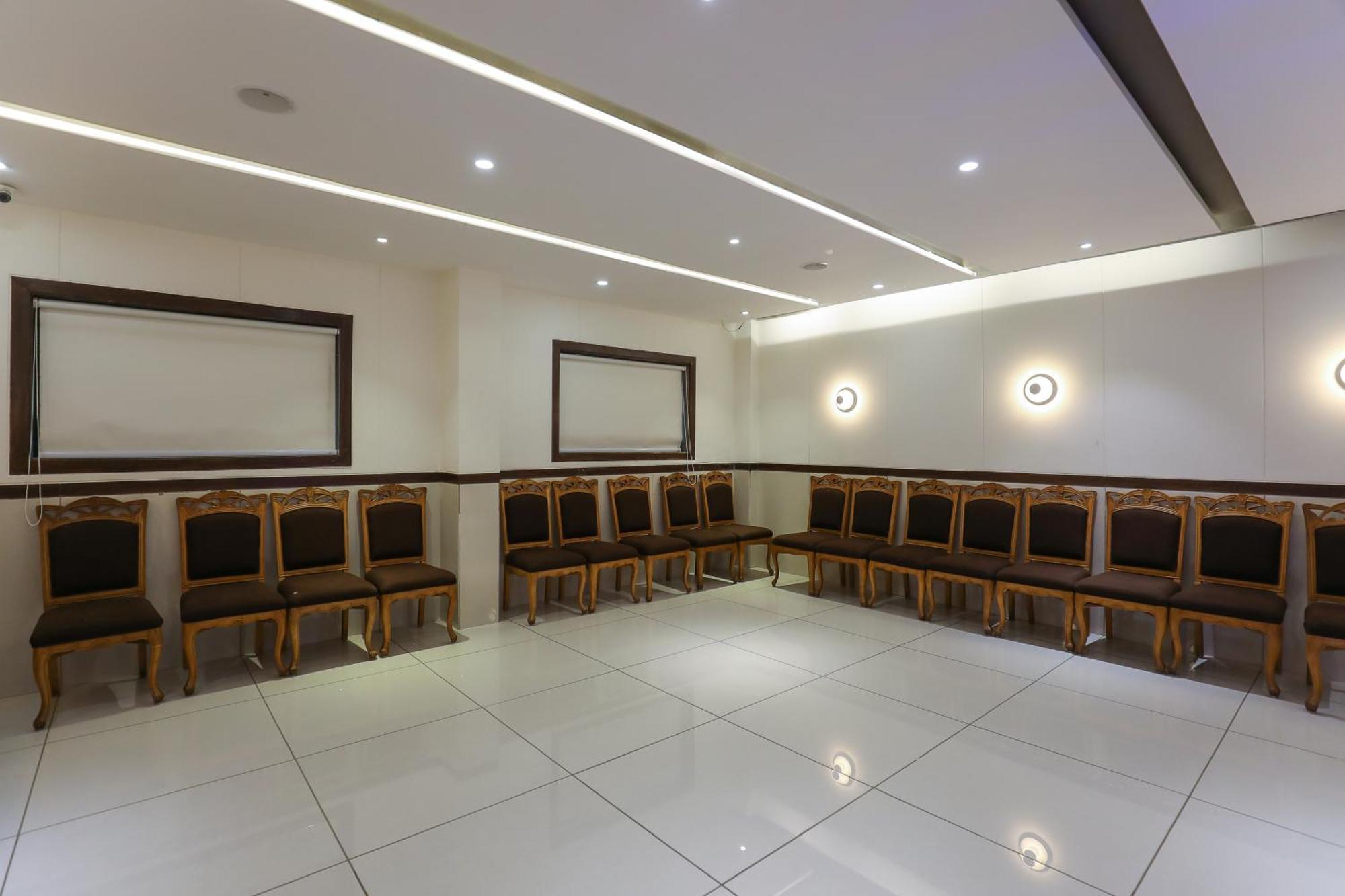 Hotel Ashray Inn Express Ahmedabad Buitenkant foto