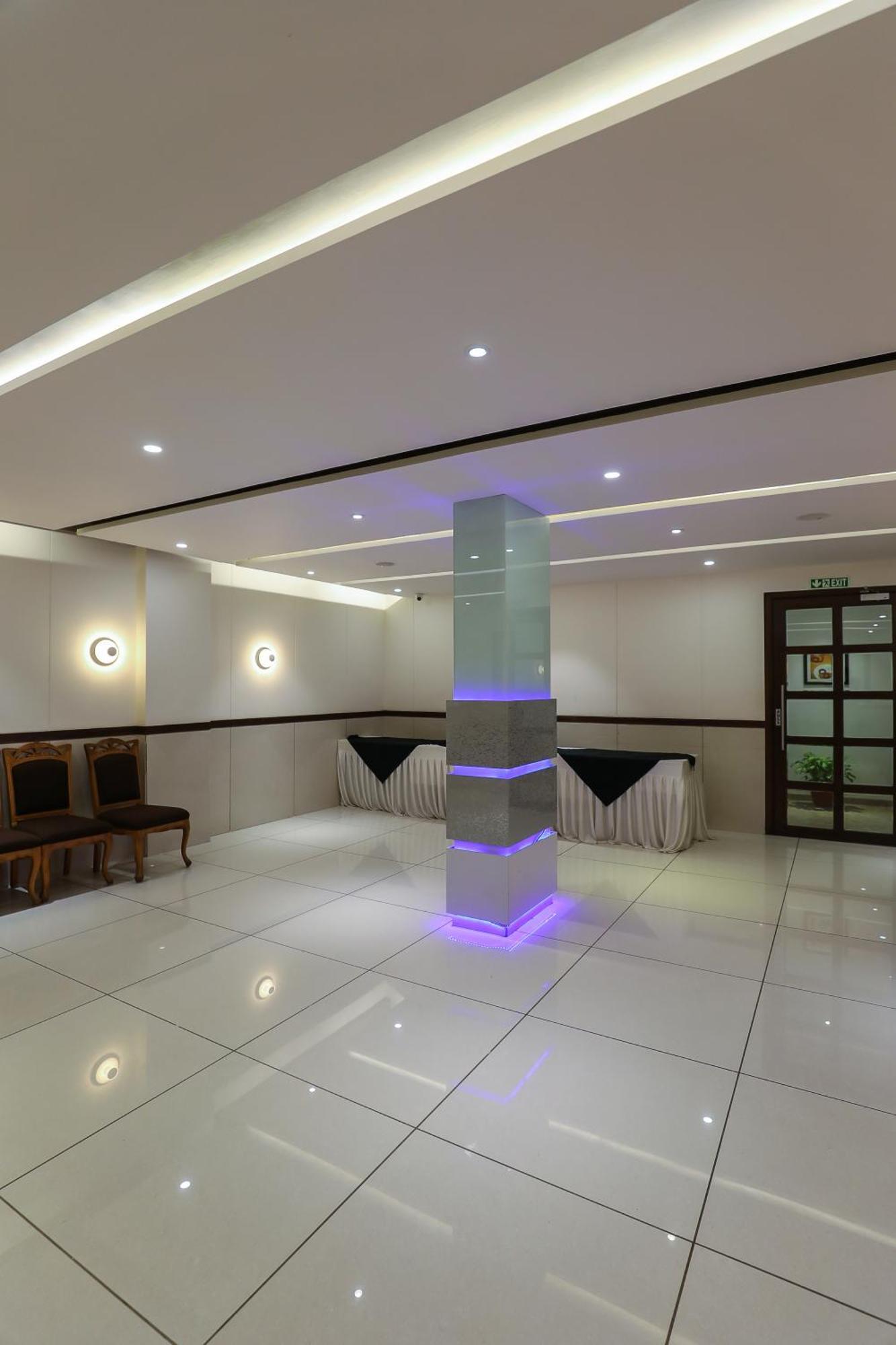 Hotel Ashray Inn Express Ahmedabad Buitenkant foto