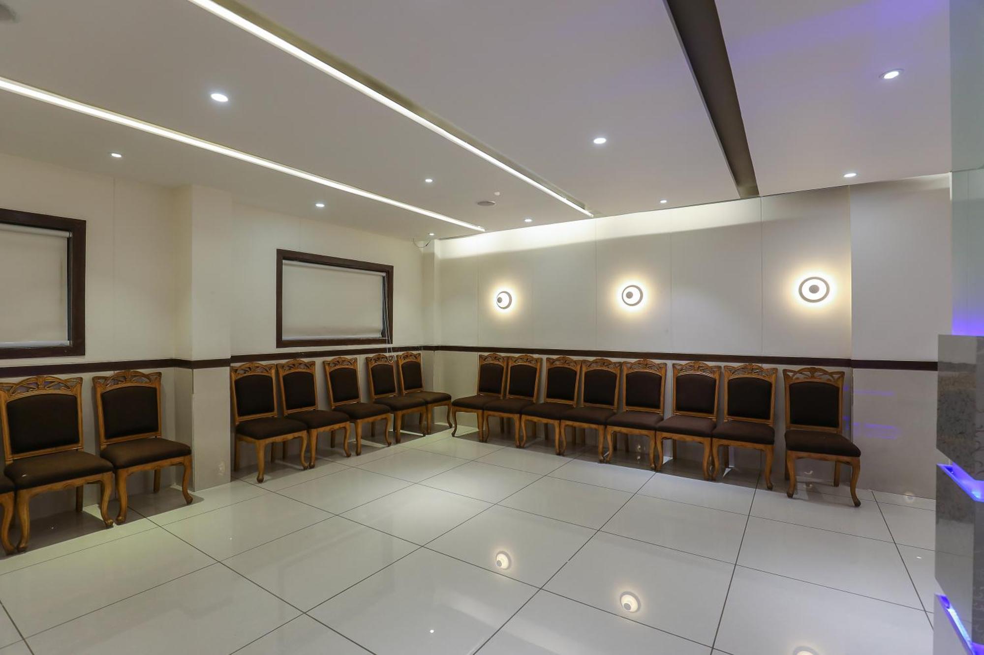 Hotel Ashray Inn Express Ahmedabad Buitenkant foto