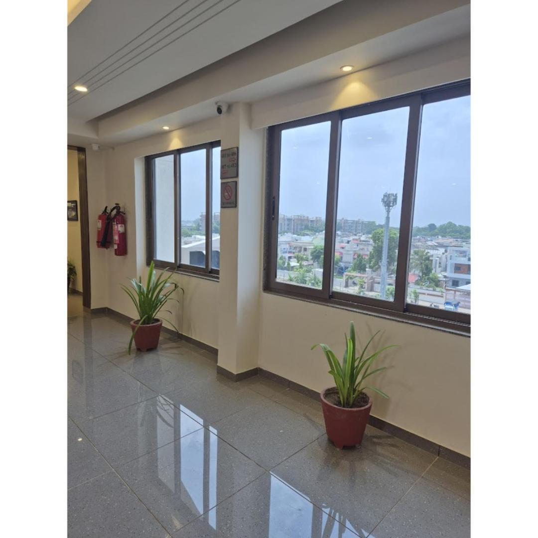 Hotel Ashray Inn Express Ahmedabad Buitenkant foto