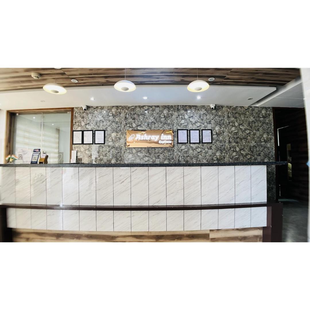 Hotel Ashray Inn Express Ahmedabad Buitenkant foto